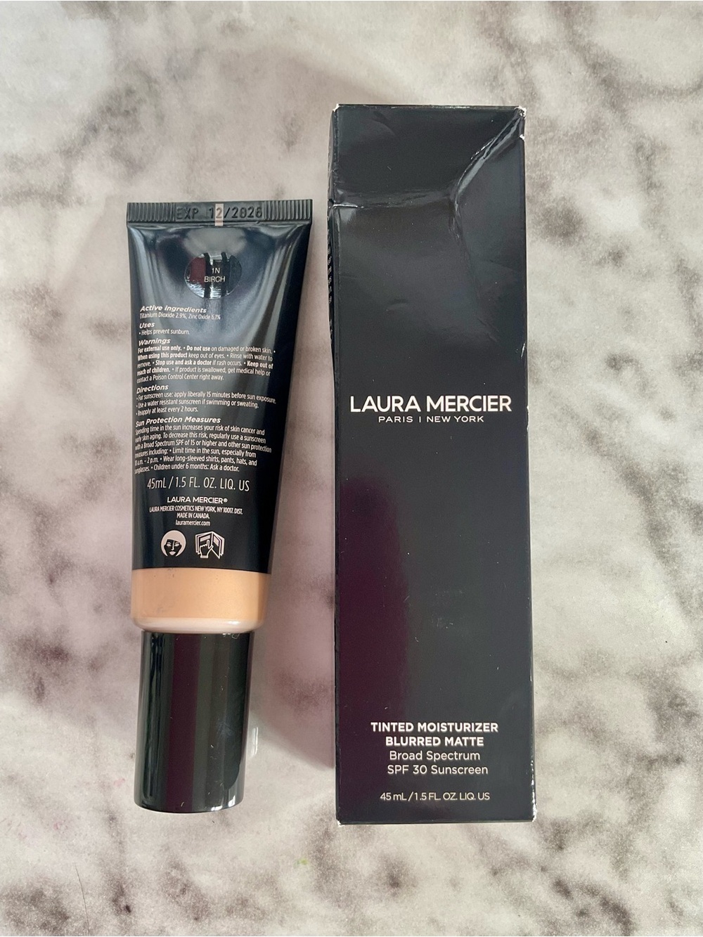 NEW-Tinted Moisturizer Blurred Matte Oil Free Broad Spectrum SPF 30- 1N BIRCH - Picture 6 of 6